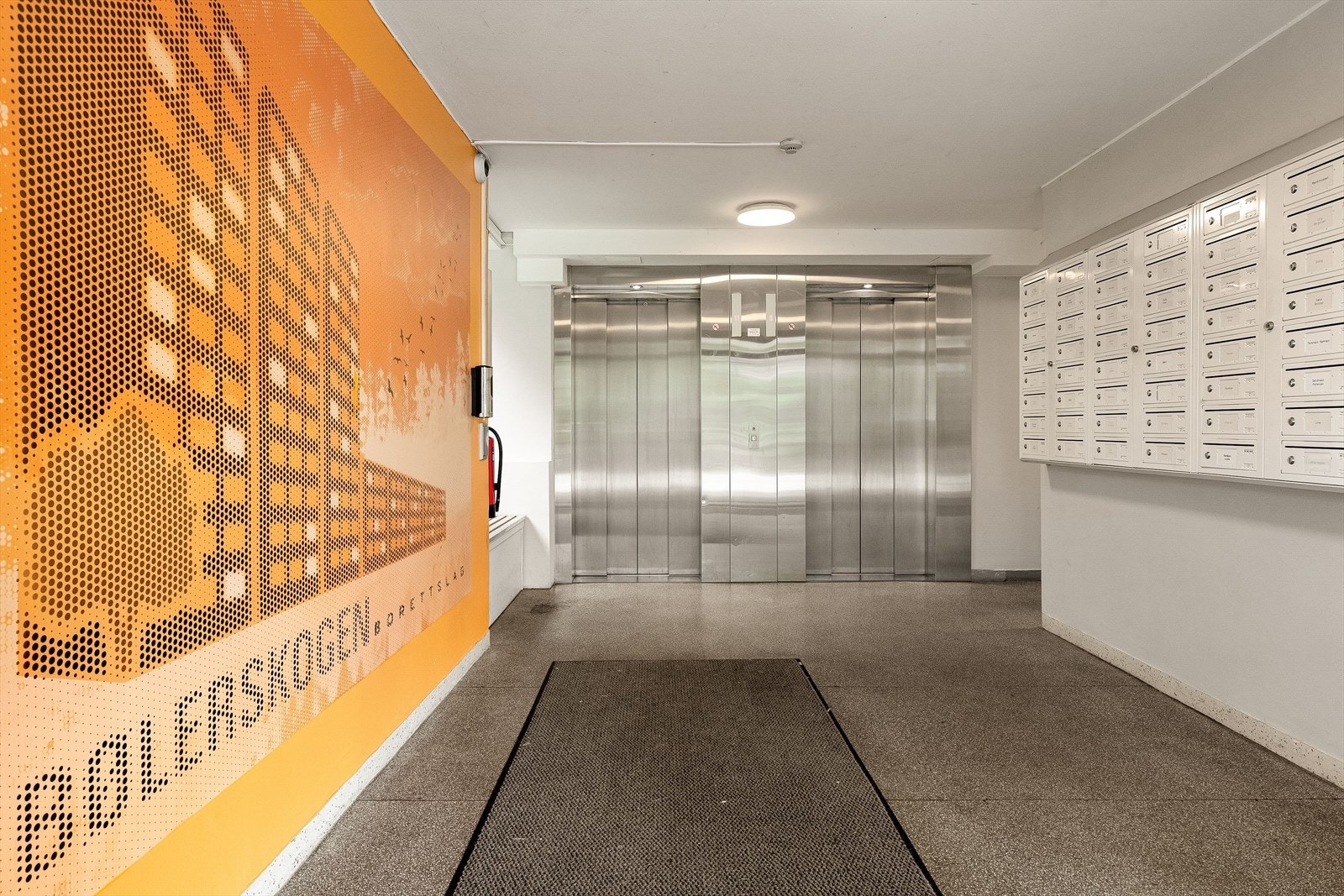 Trappefri adkomst, med heis. Galleribilde