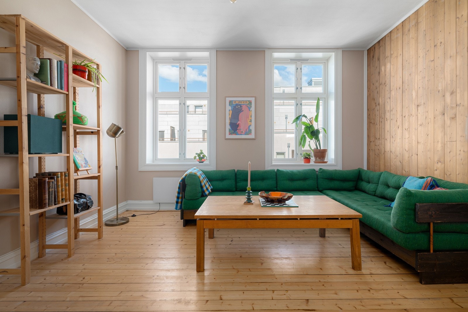 Leiligheten er oppgradert i 2016 og byr på en fin kombinasjon av klassiske og moderne løsninger. Galleribilde