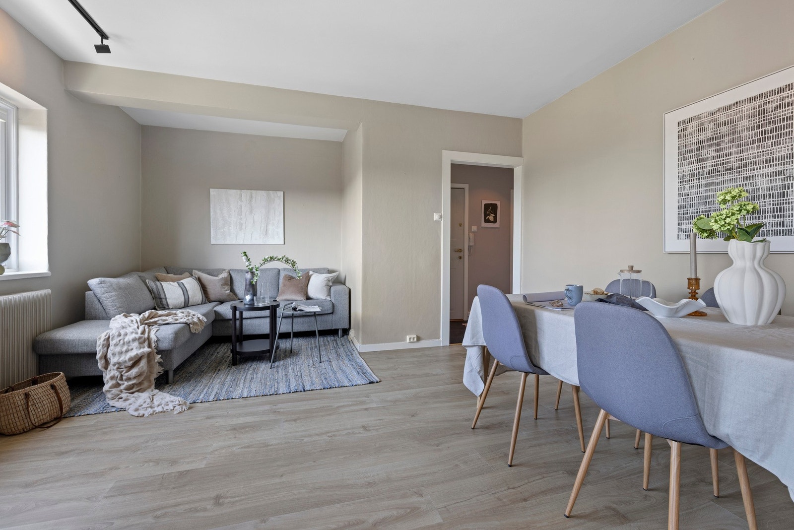 Her får du en innbydende leilighet i et sentrumsnært og hyggelig område på toppen av Sinsen. Galleribilde