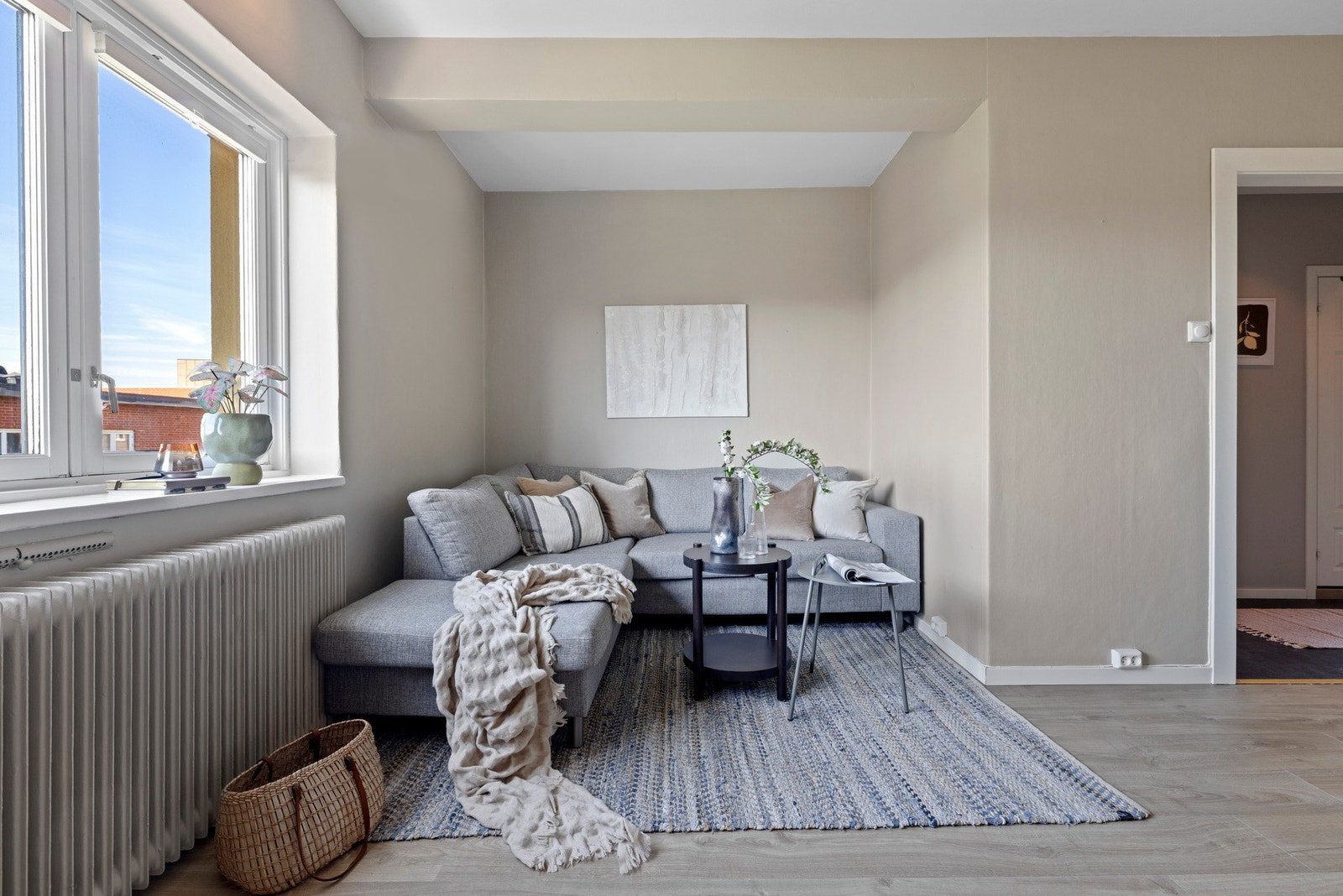 Praktisk del av stuen, her kan du ha en skikkelig sofakrok! Galleribilde