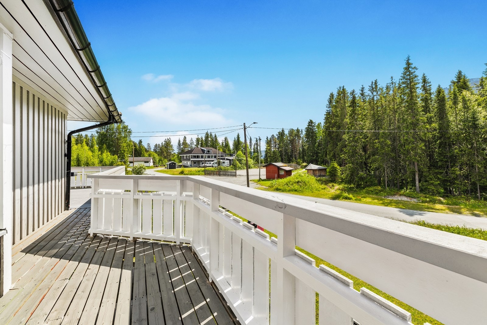 Koselig og fredelig nabolag. Galleribilde