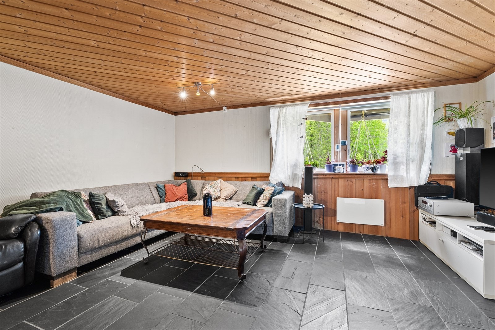 Åpen stue/kjøkkenløsning. Galleribilde