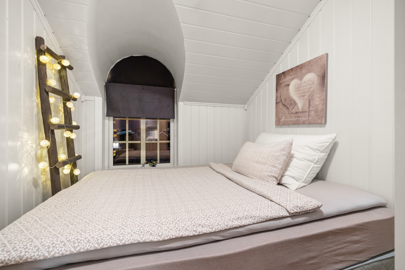 Innvendig bod. Galleribilde