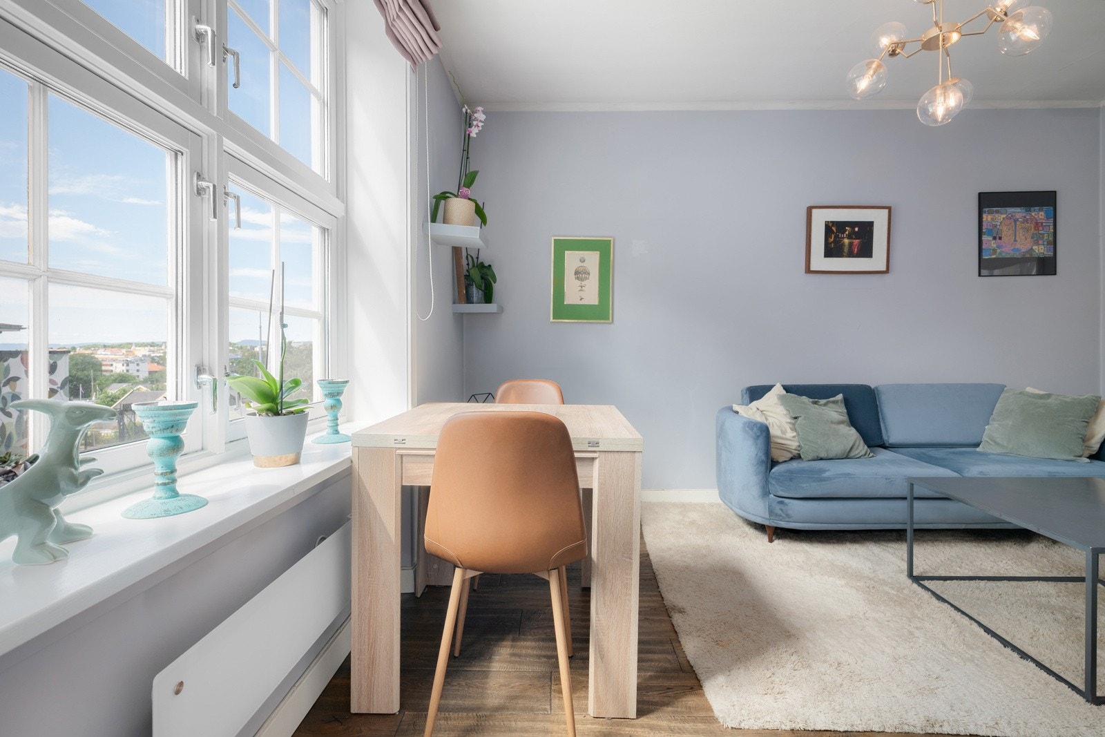 En lys og sjarmerende 2-roms beliggende i en vakker, ærverdig bygård. Galleribilde