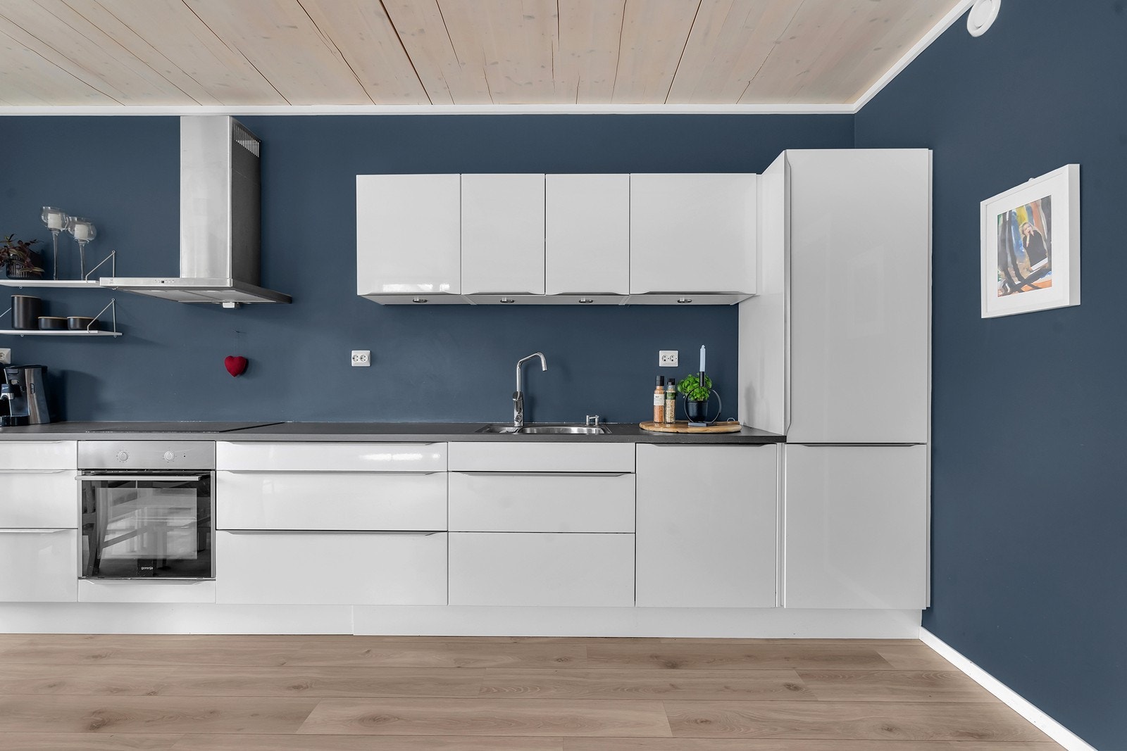 God skap- og benkeplass. Galleribilde