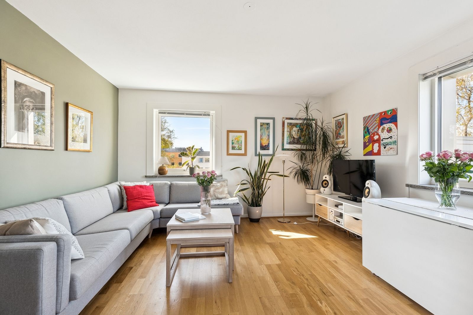 Velkommen til Oppsaltoppen 19A! Varmtvann, fyring og parkering inkl. Galleribilde