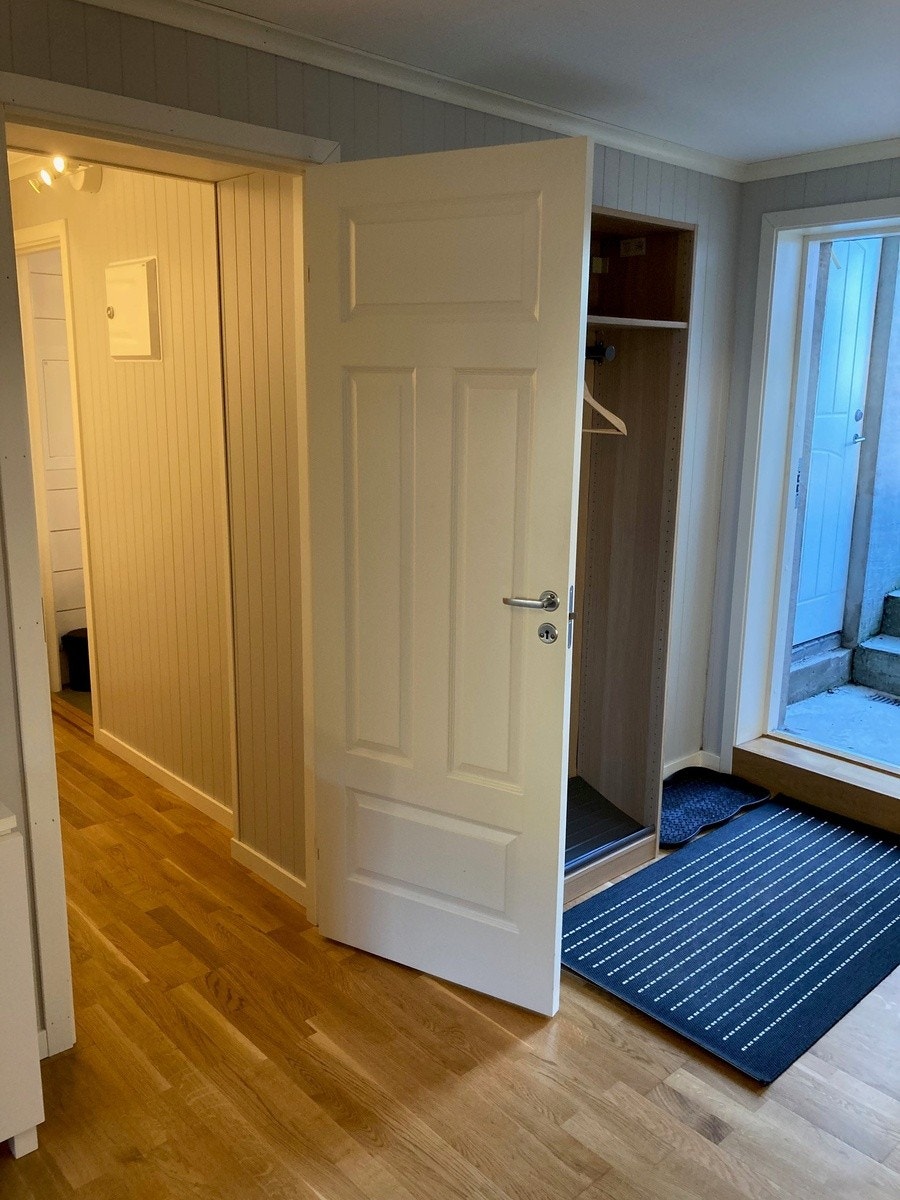 Dør inn til gang/bad Galleribilde