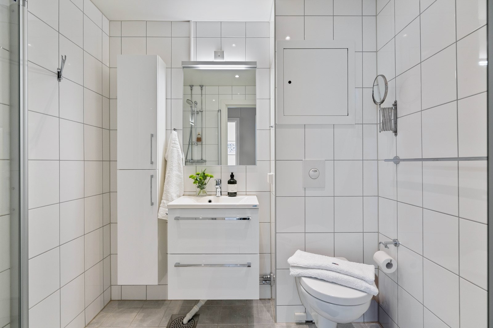 Badet ble renovert i regi av Sans Bygg AS i 2014, og fremstår moderne og funksjonelt. Galleribilde