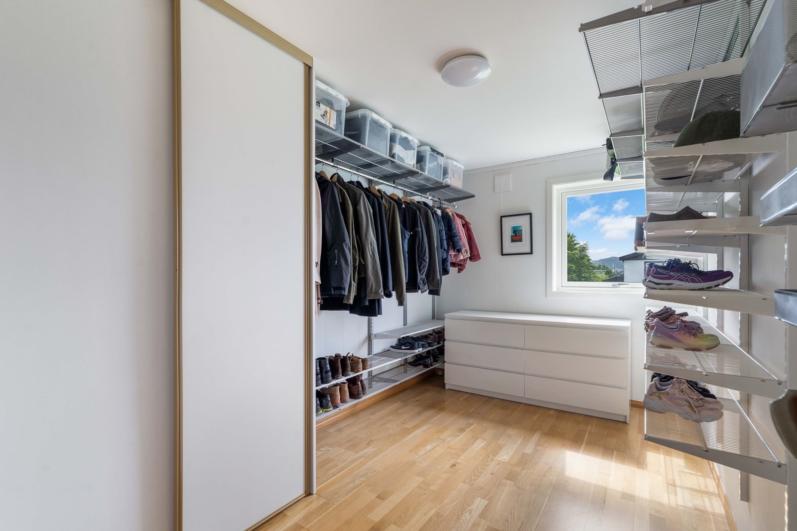 Walk-in closet Galleribilde