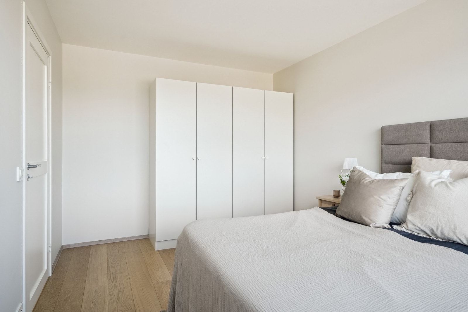 Praktisk garderobeskap Galleribilde