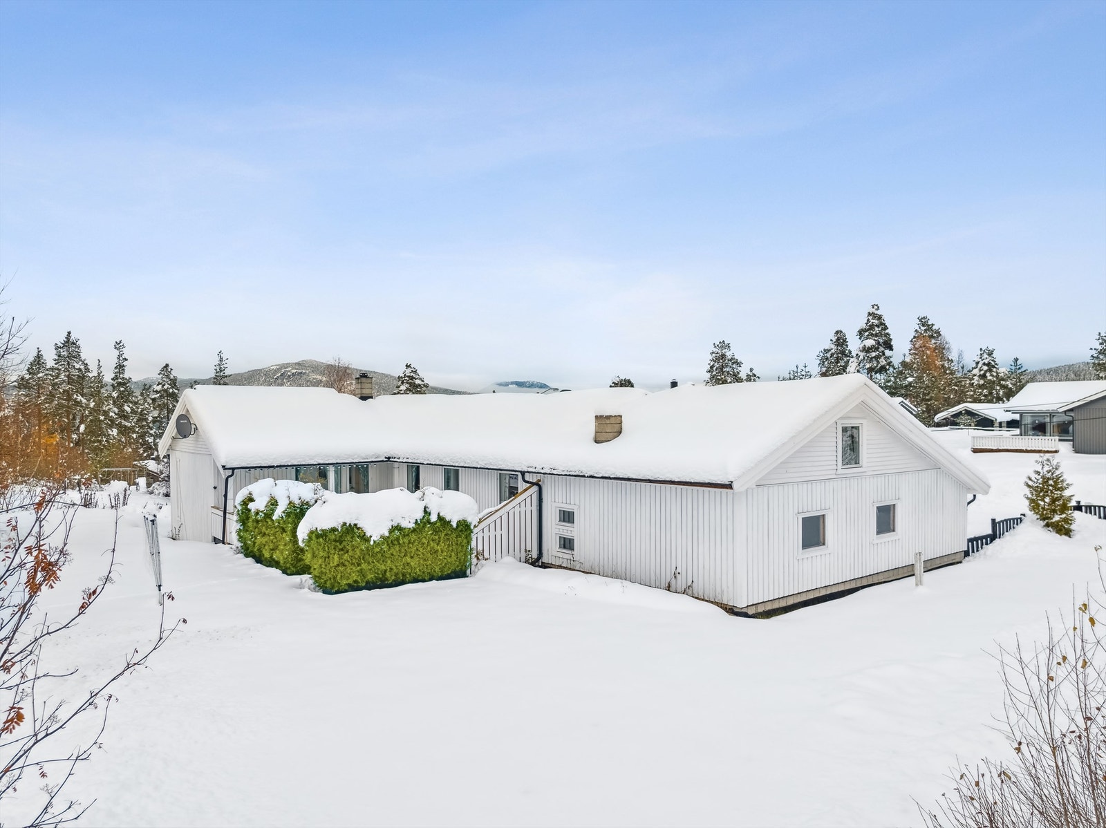 Solrik eiendom med en sentrumsnær beliggenhet Galleribilde