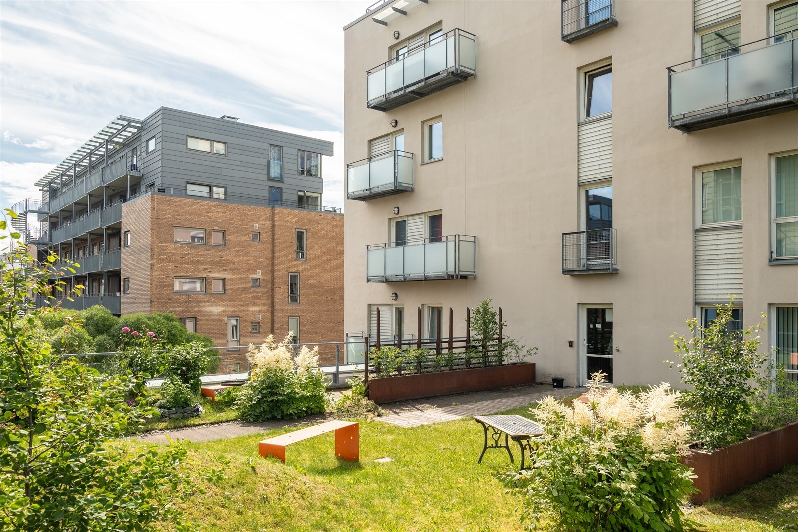 Felles uteområde som kan brukes fritt av beboerne med direkte utgang fra byggets 3.etasje. Galleribilde