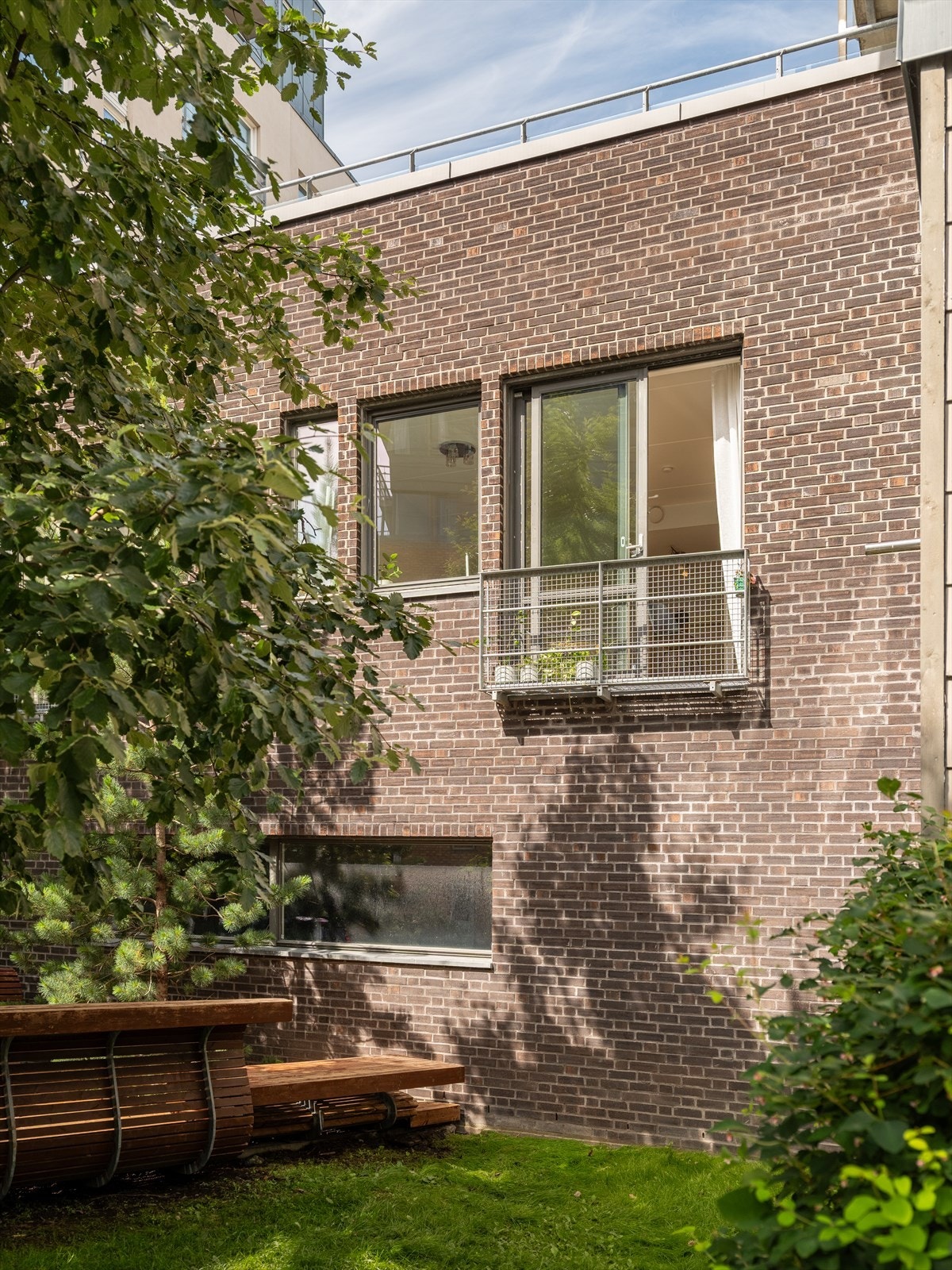 Borettslaget praktiserer ikke forkjøpsrett. Det er gode kollektivmuligheter i umiddelbar nærhet og leiligheten ligger i et svært ettertraktet område Galleribilde