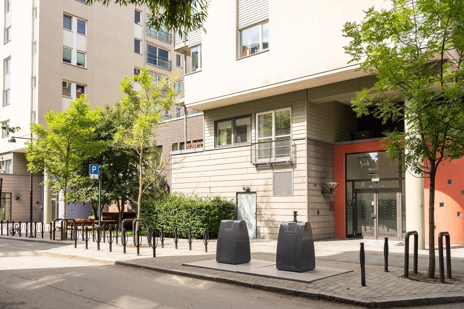 Borettslaget er medlem av sikringsfond. Dette innebærer at andelseierne ikke er ansvarlig for andre andelseieres mislighold av felleskostnader. Galleribilde