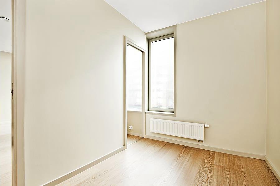 Soverom med plass til dobbeltseng og garderobeskap medfølger. Galleribilde