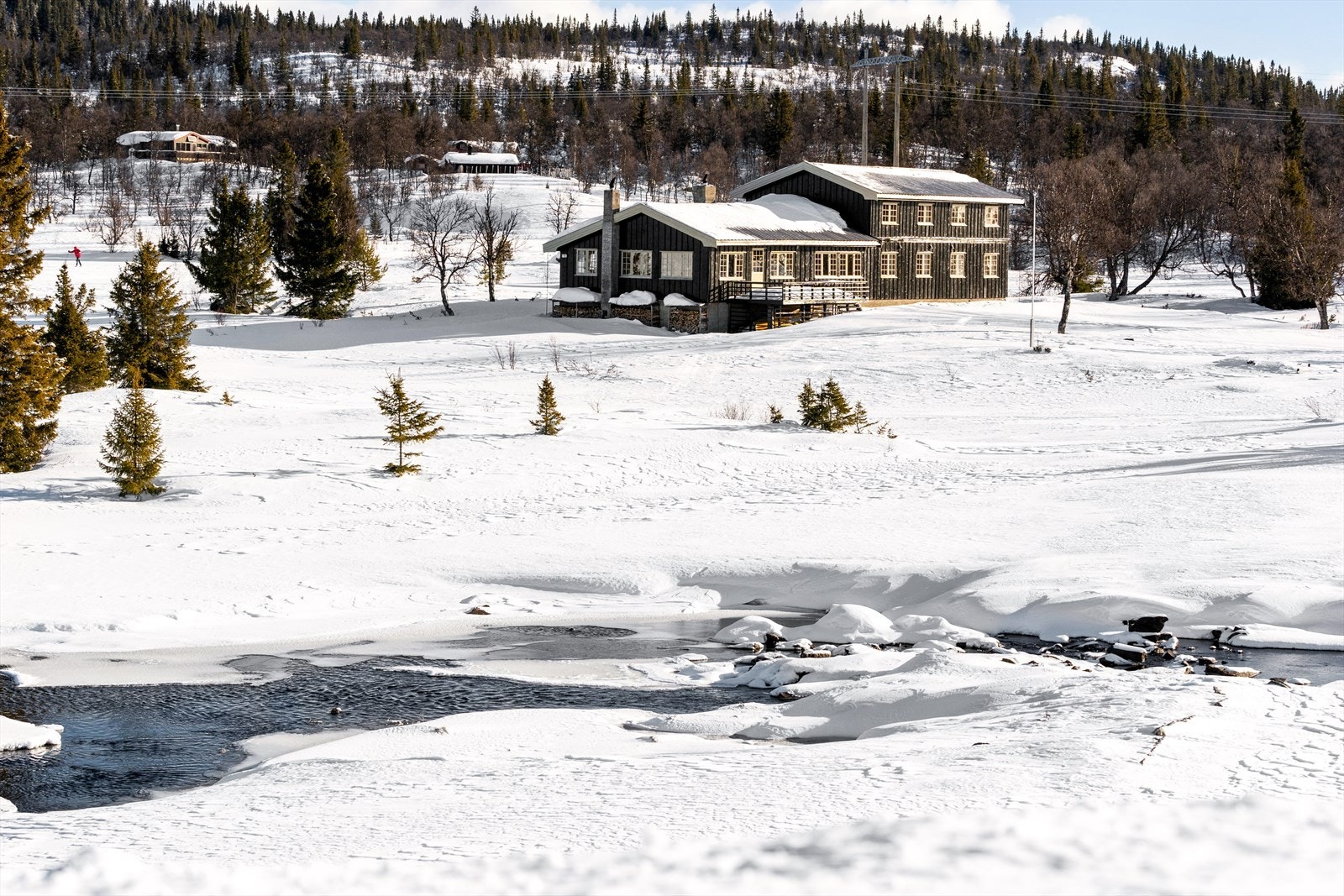Hyttetun med idyllisk beliggenhet i Sør-Fron. Galleribilde