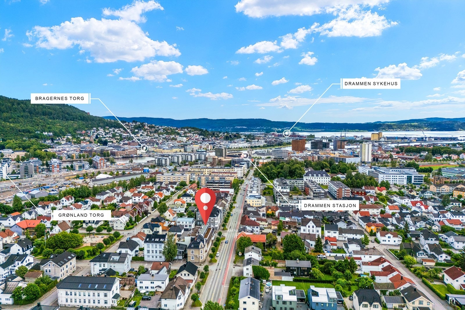 Beliggende rett ved parken med store grønne friområder. Strømsø er i en meget positivutvikling med nye leiligheter, forbedring av trafikkløsninger og for øvrig positive planer for bydelen. Galleribilde