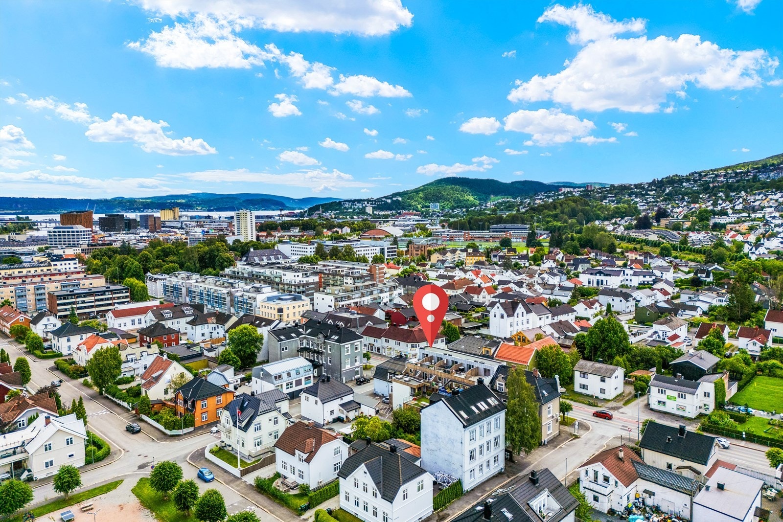 Meget sentral og attraktiv beliggenhet i Nybyen. Galleribilde