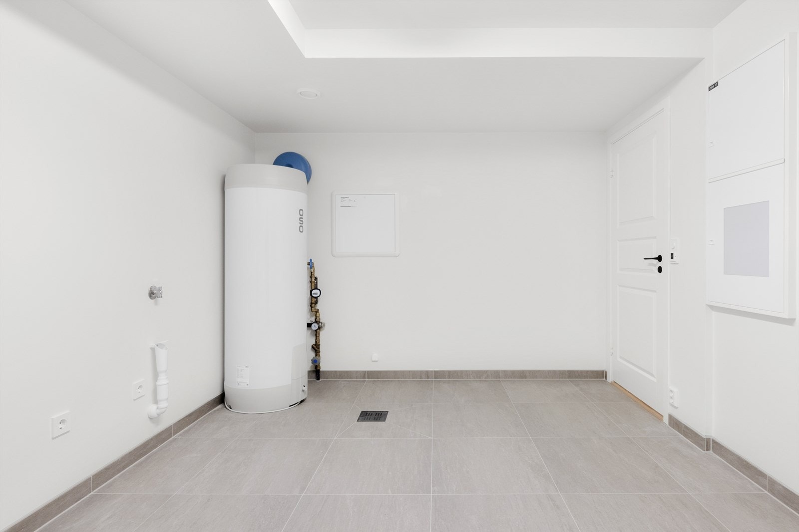 Stort vaskerom i underetasjen som også er perfekt som bod for ekstra lagring Galleribilde