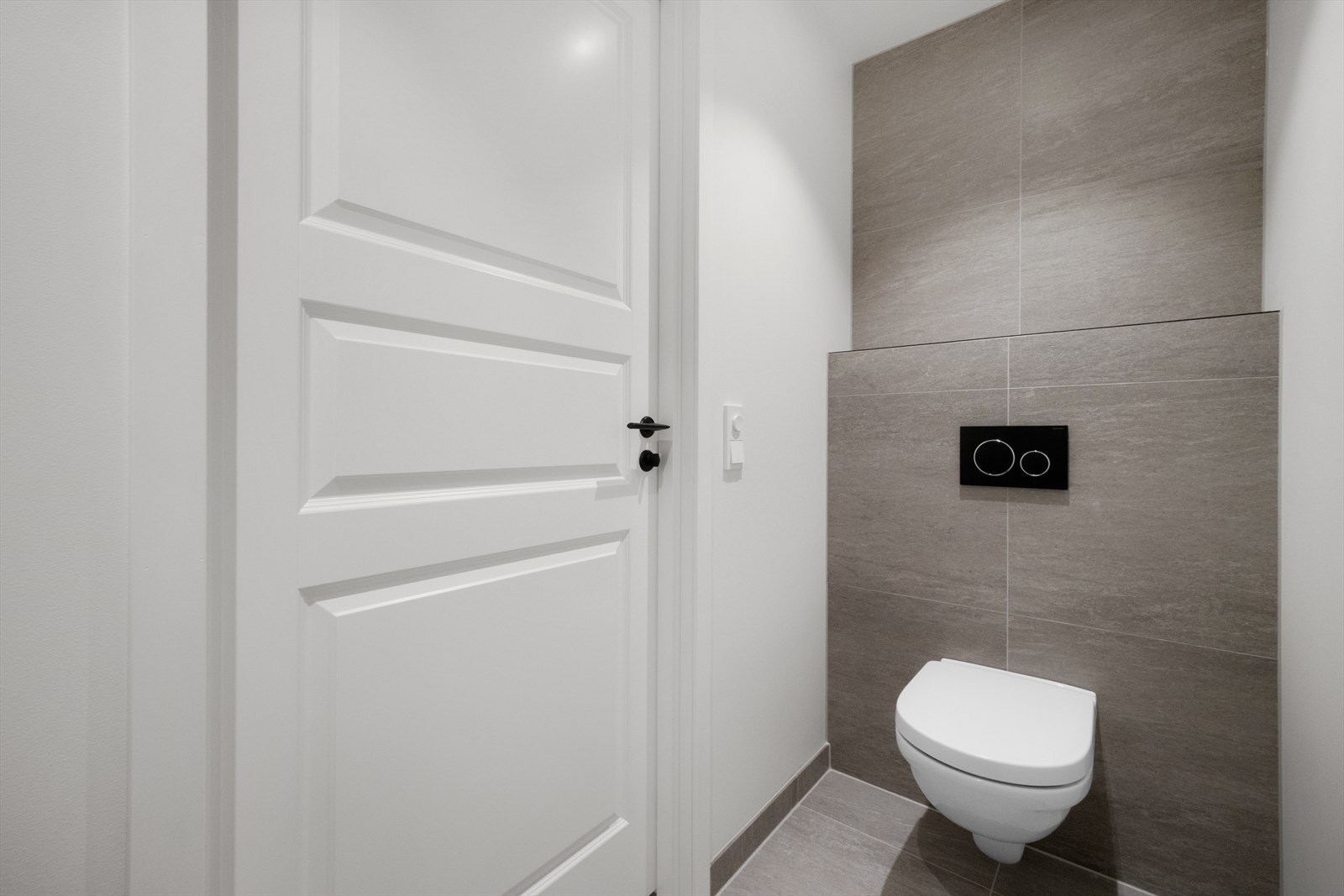 Toalettrom/gjestetoalett i tilknytning til gang Galleribilde