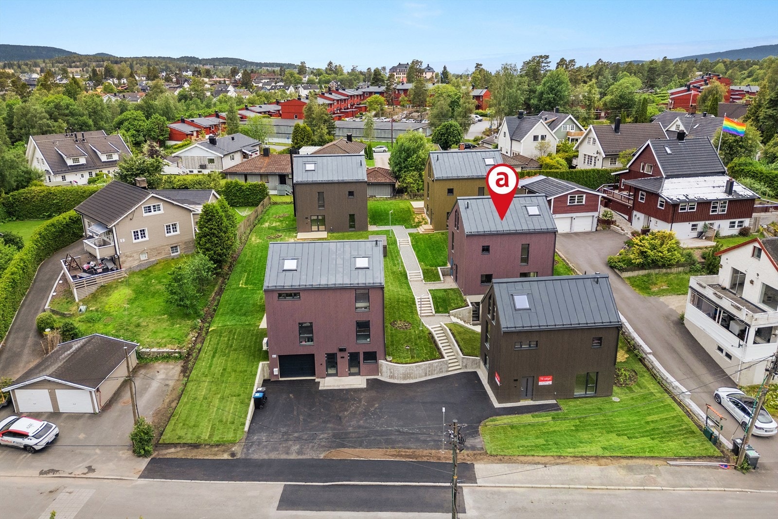 Parkering i underjordisk garasjekjeller under tunet Galleribilde