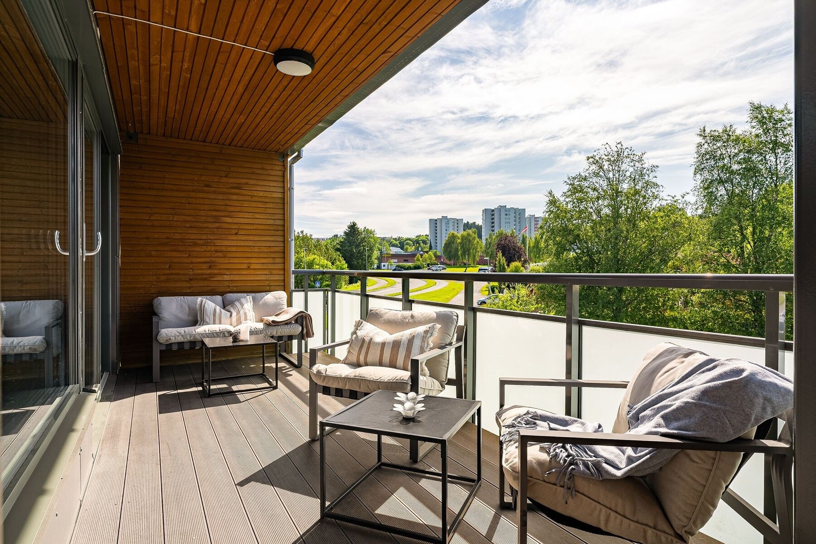 En lekker 2-roms leilighet med parkering, balkong, romslig oppholdsrom, nyere bad og mye mer... Galleribilde