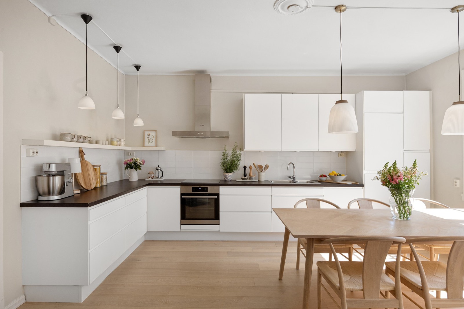 Lys og lekker 3-roms leilighet med attraktiv og rolig beliggenhet på St. Hanshaugen. Galleribilde