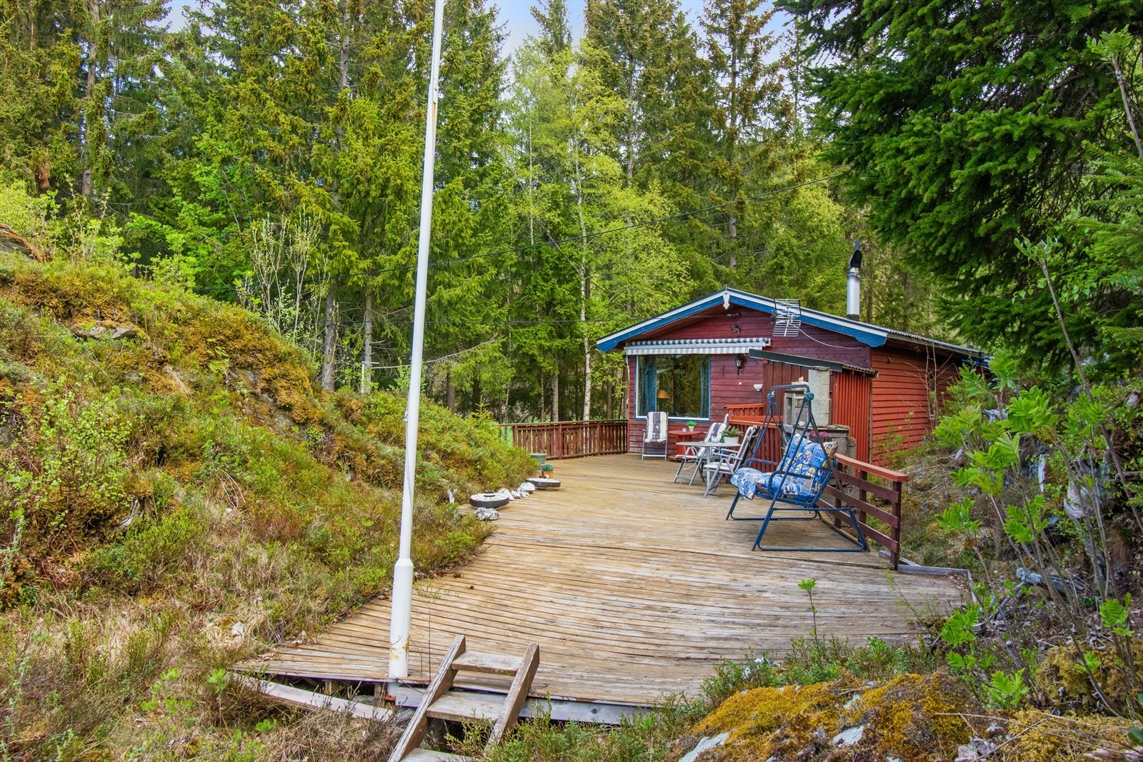 Skjermet beliggenhet omkranset av flott natur. Galleribilde