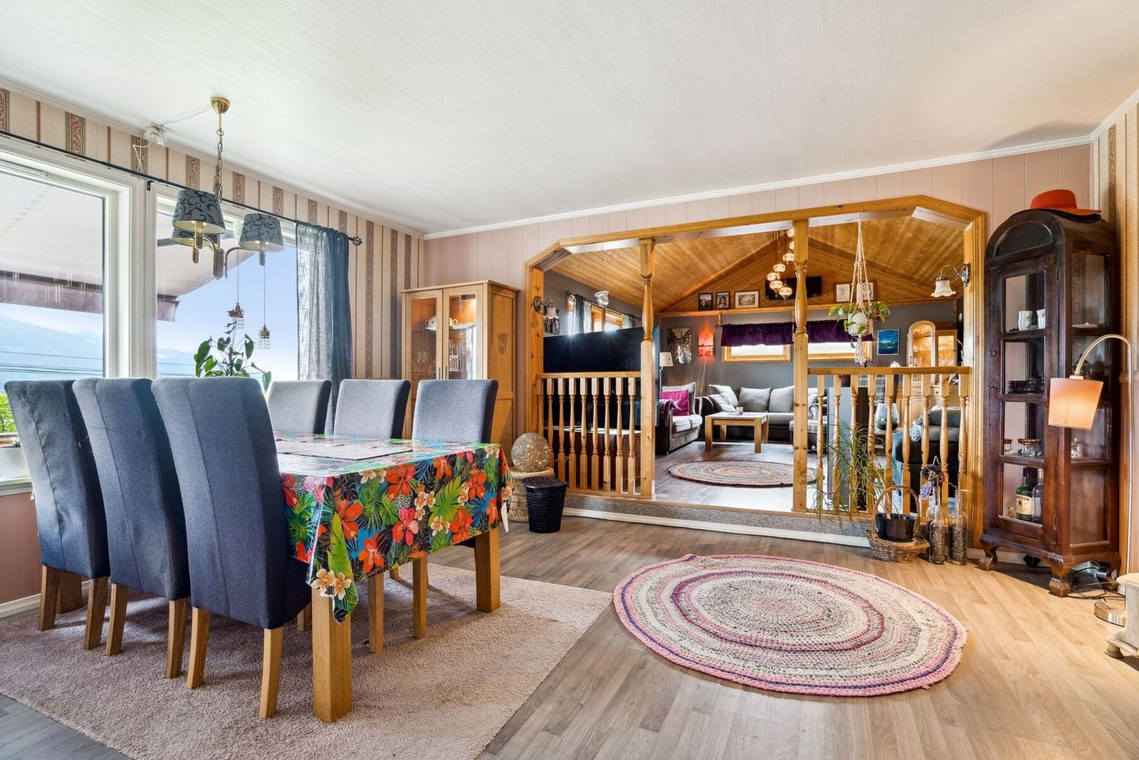 Kjempe koselig stue og spisestue. Galleribilde