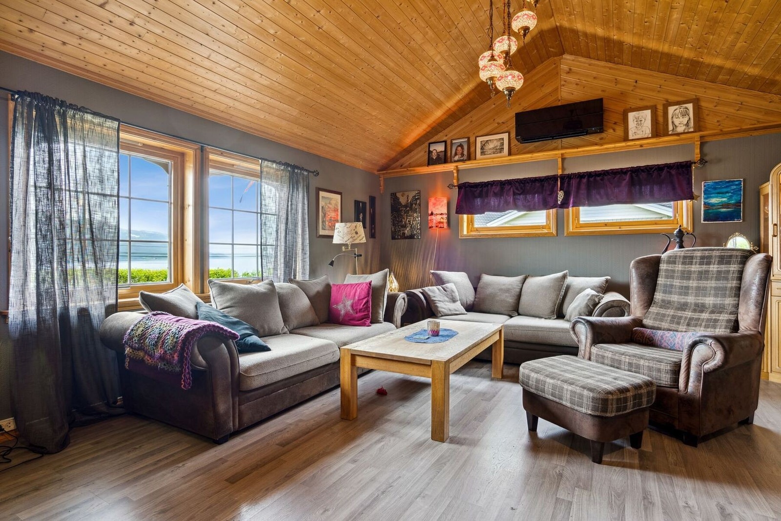 Legg merke til utsikten. Galleribilde