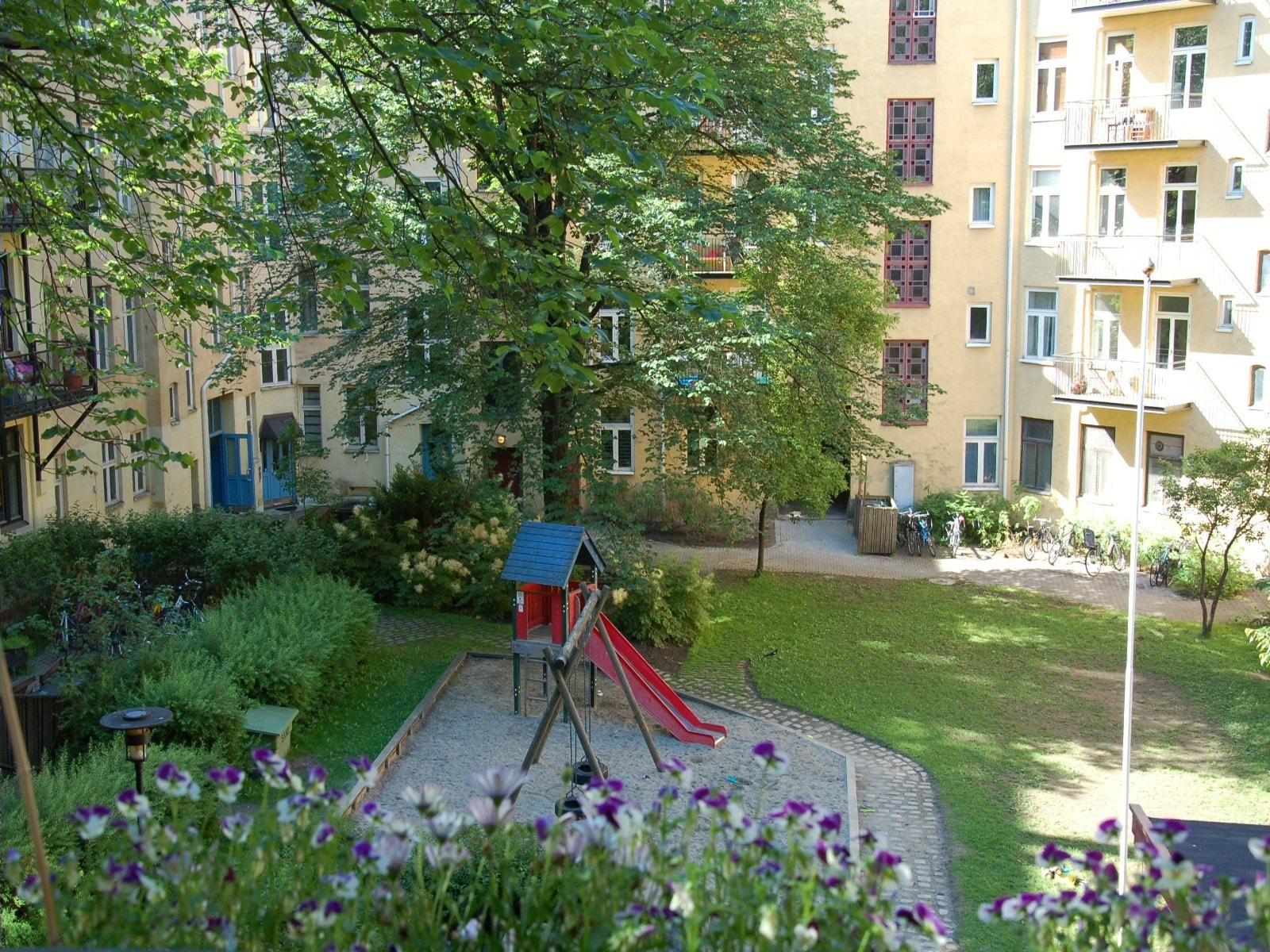 Utsikt fra balkong Galleribilde