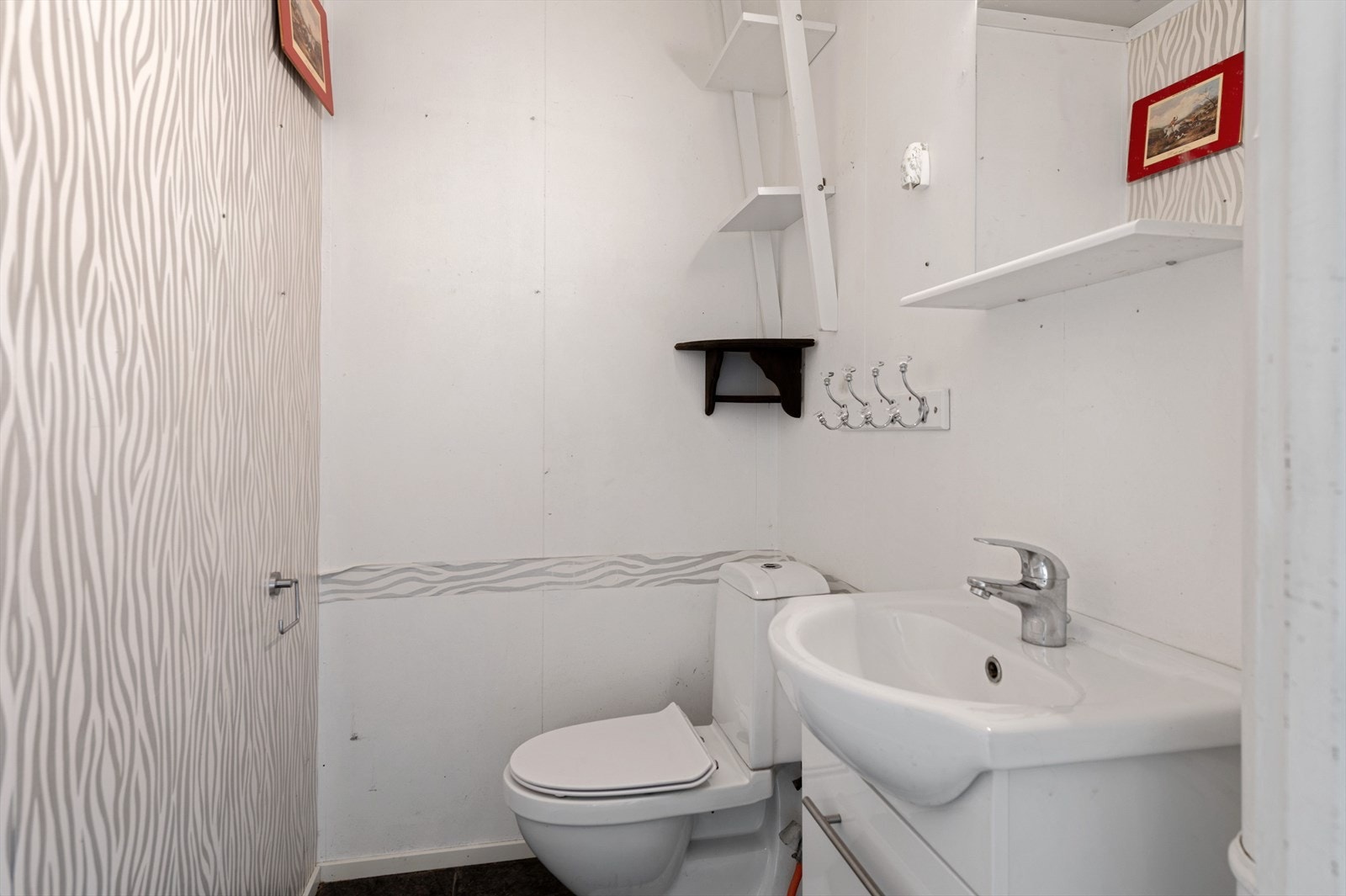 Praktisk toalettrom. Galleribilde