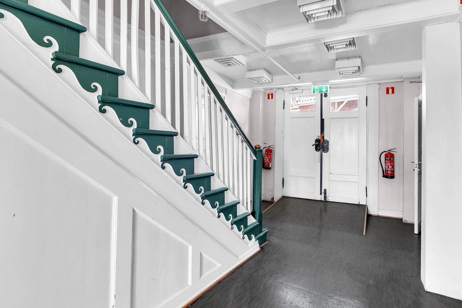 Boligen har vært under kontinuerlig tilsyn med vaktmestertjenester siden 2008, noe som understreker fokus på vedlikehold og kvalitet. Galleribilde