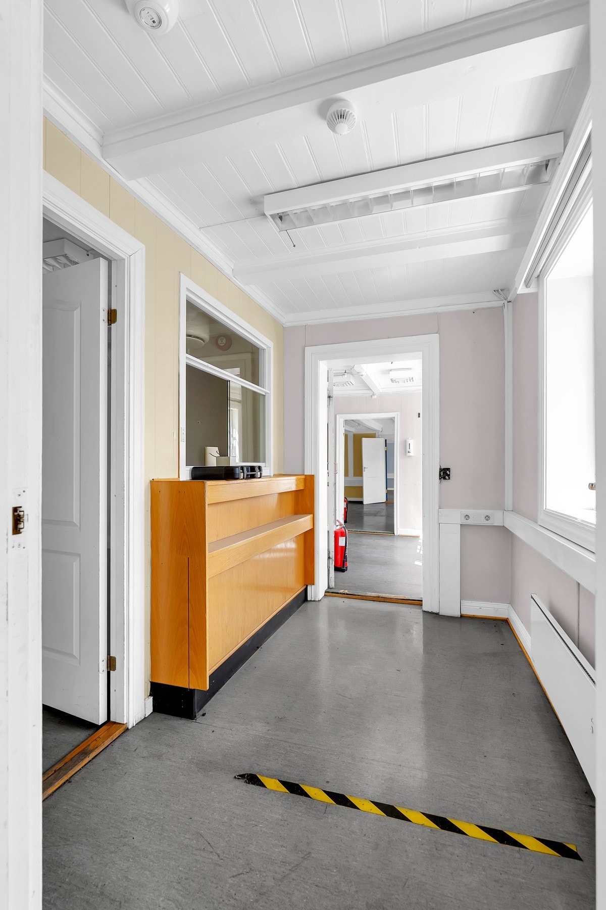 Brannsikkerheten er godt ivaretatt med et heldekkende brannalarmanlegg som fikk oppgraderte sentraler og detektorer i 2020. Galleribilde