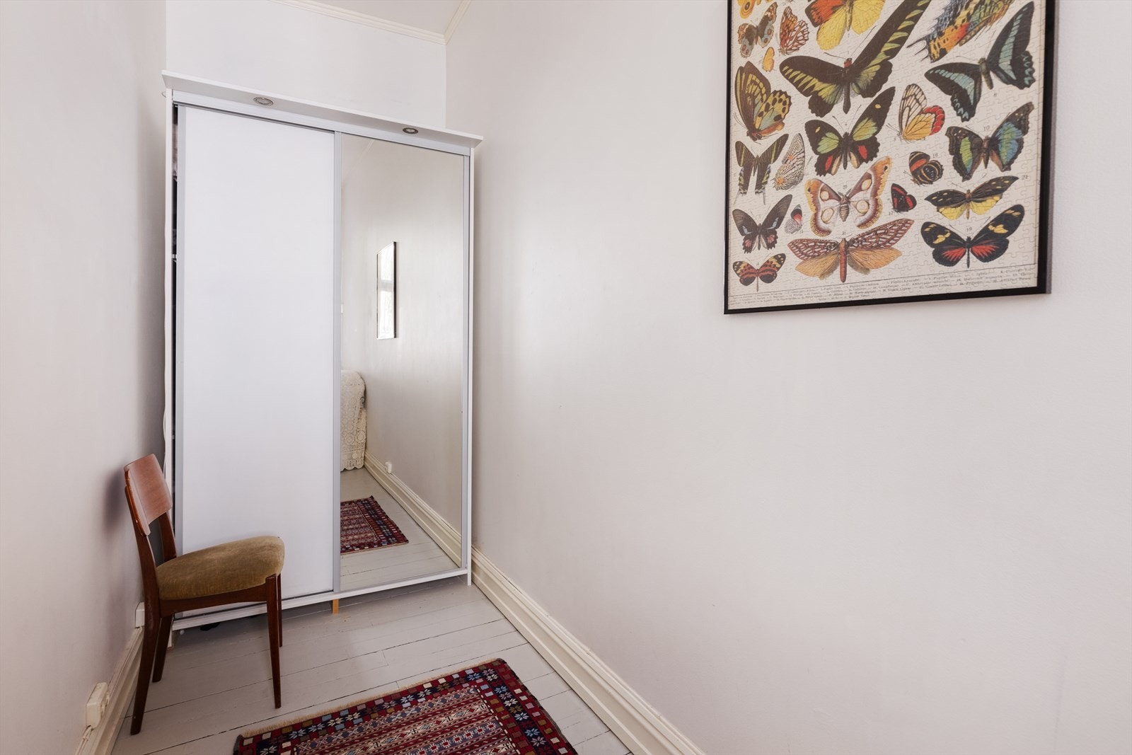 Her er det plass til eksempelvis seng, skrivepult og skap/kommode. Galleribilde