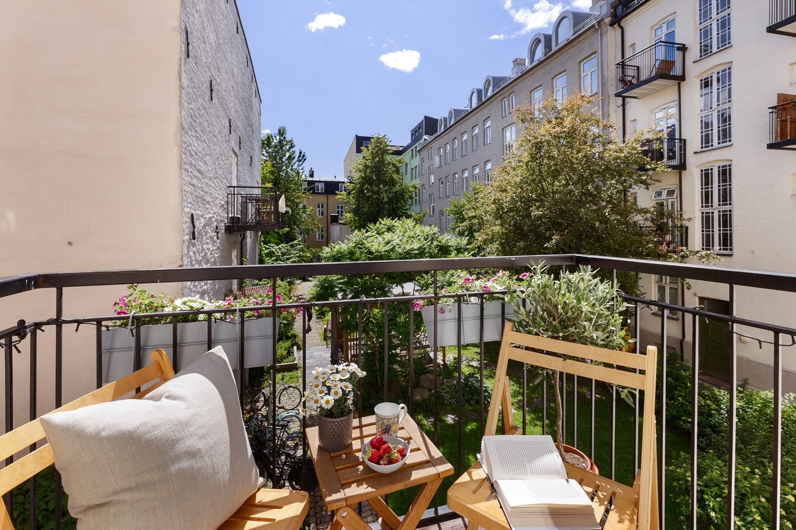 Haakon Telle Bøe har gleden av å presentere Deichmans gate 2A! Galleribilde