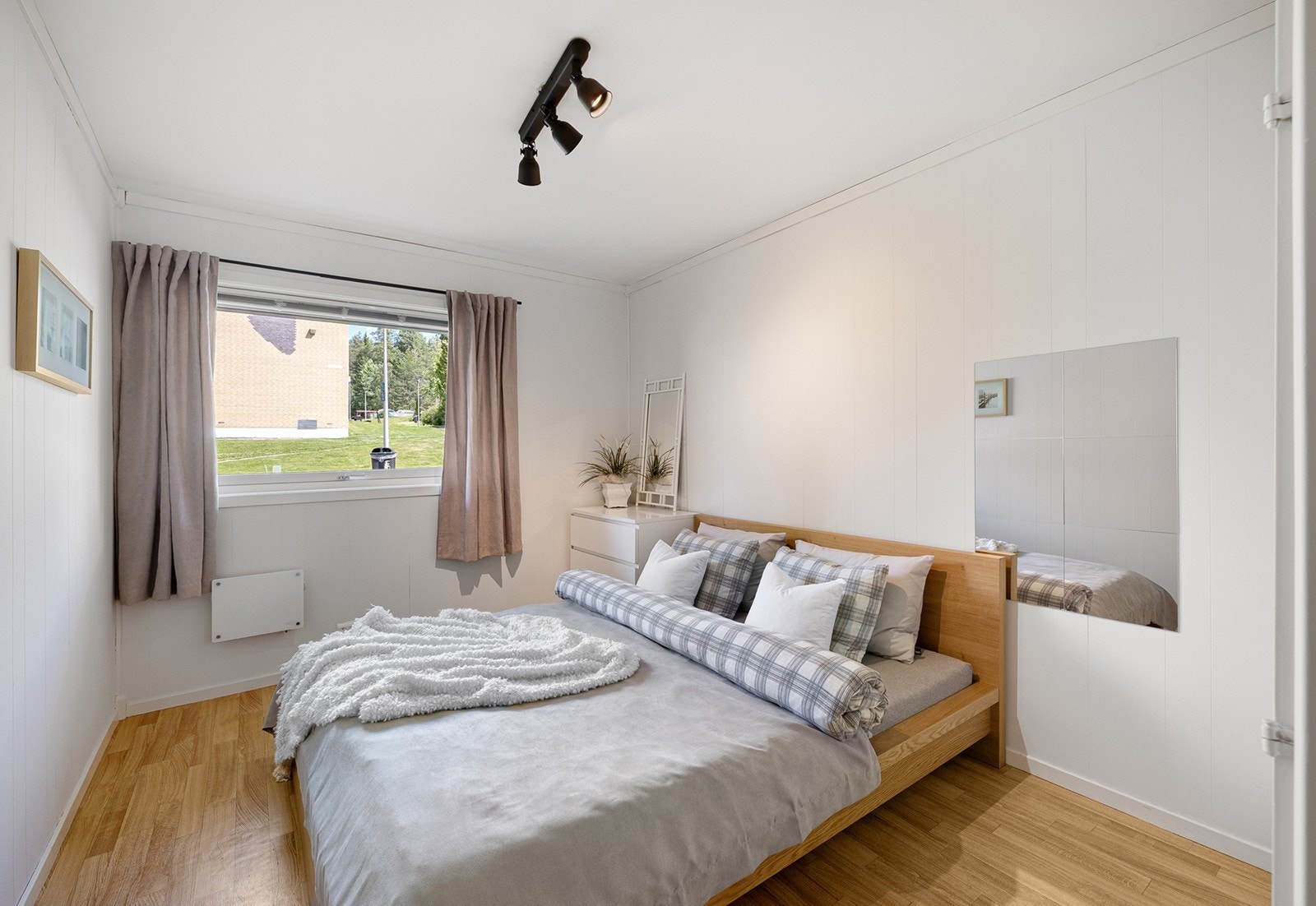 Leiligheten har to soverom, begge av gode størrelser. Galleribilde