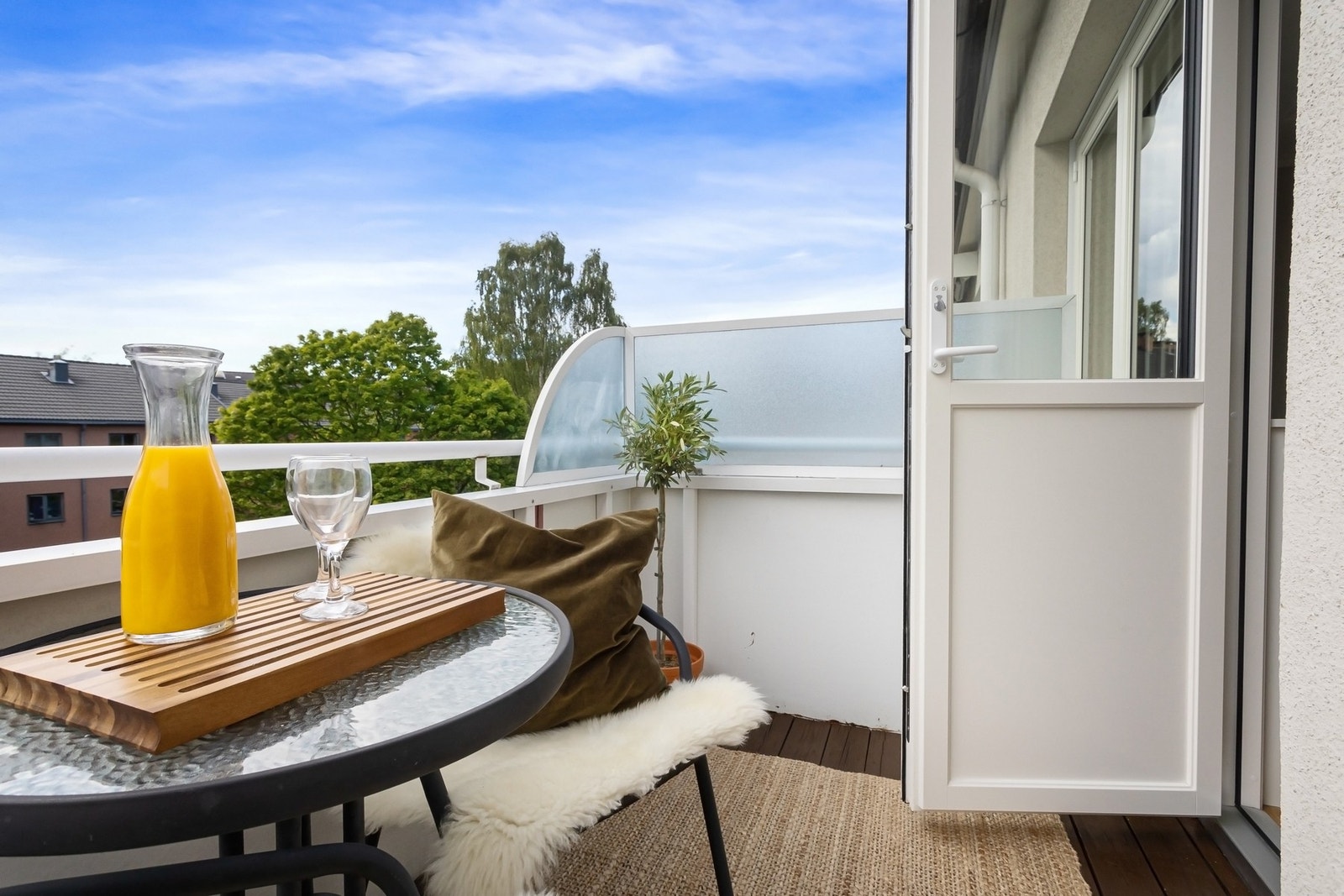 Dette er en gjennomgående 3-roms leilighet med vestvendt balkong. Galleribilde