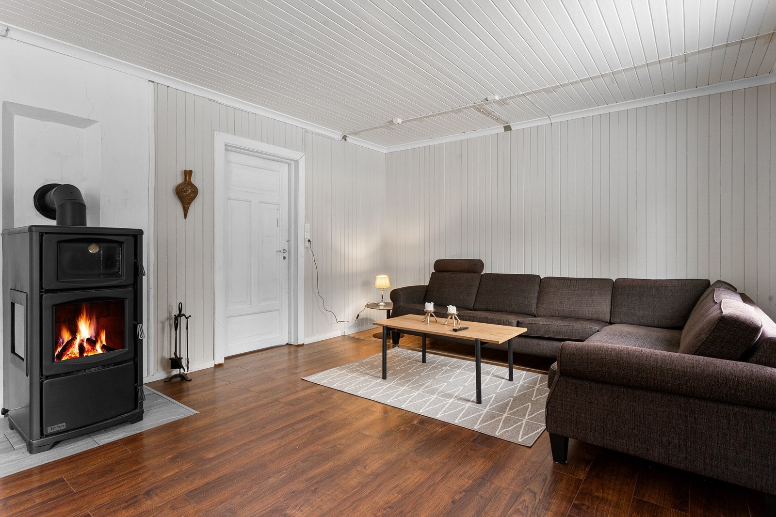 Her er det muligheter for både hjørnesofa og tv-møblement. Galleribilde