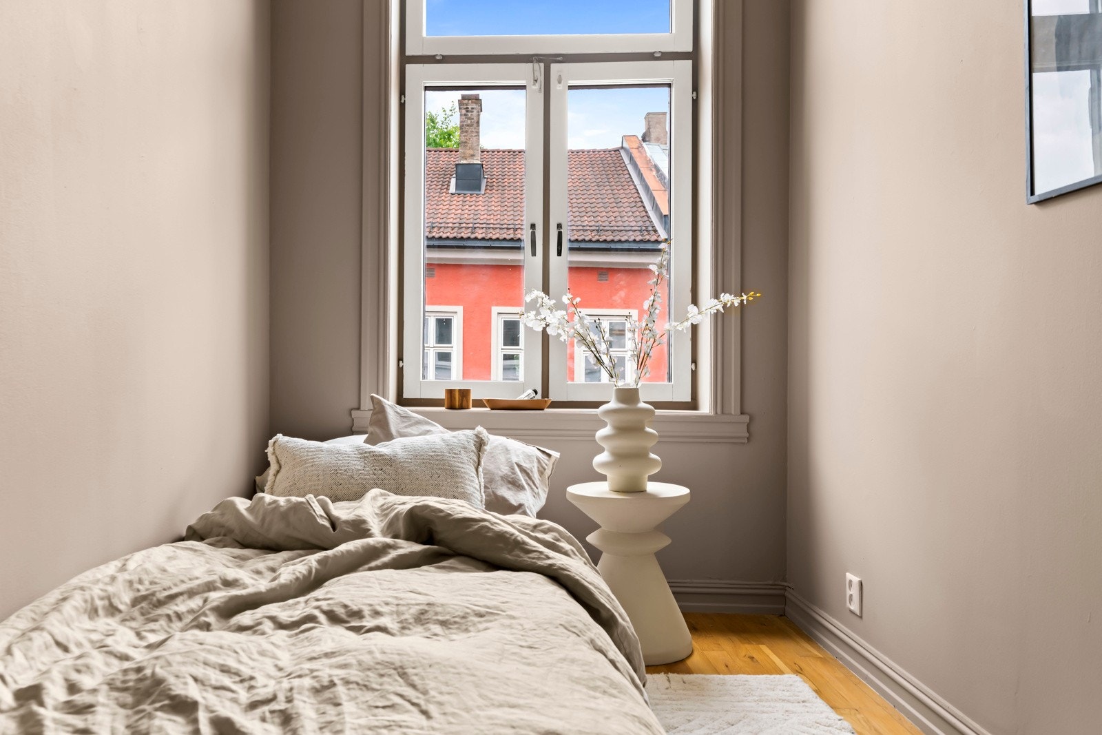 Rommet fungerer like godt som gjesterom, barnerom eller hjemmekontor. Galleribilde