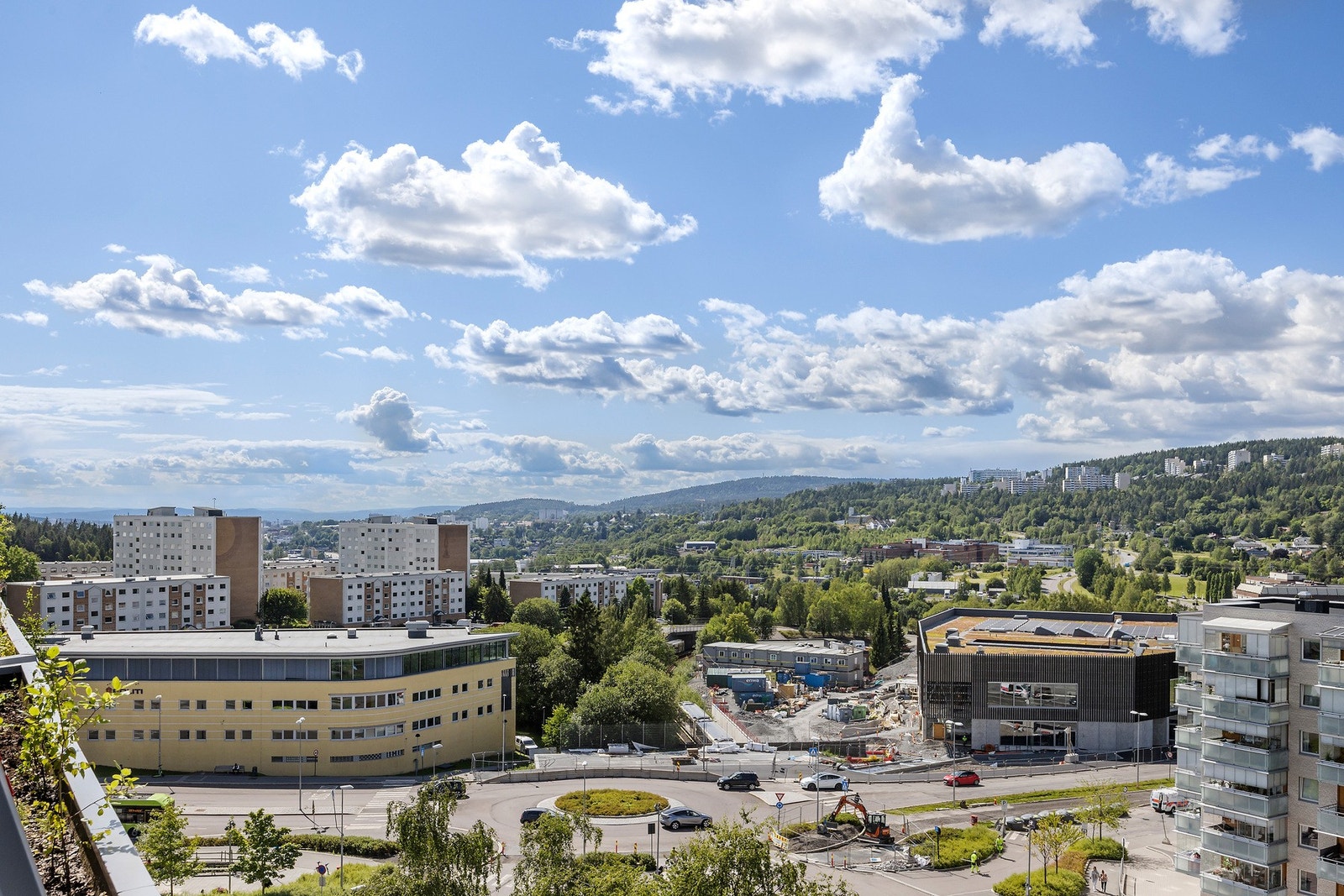 Ali Hashmi ved din lokale eiendomsmegler EIE Stovner har gleden av å presentere Stovner Senter 1! Galleribilde