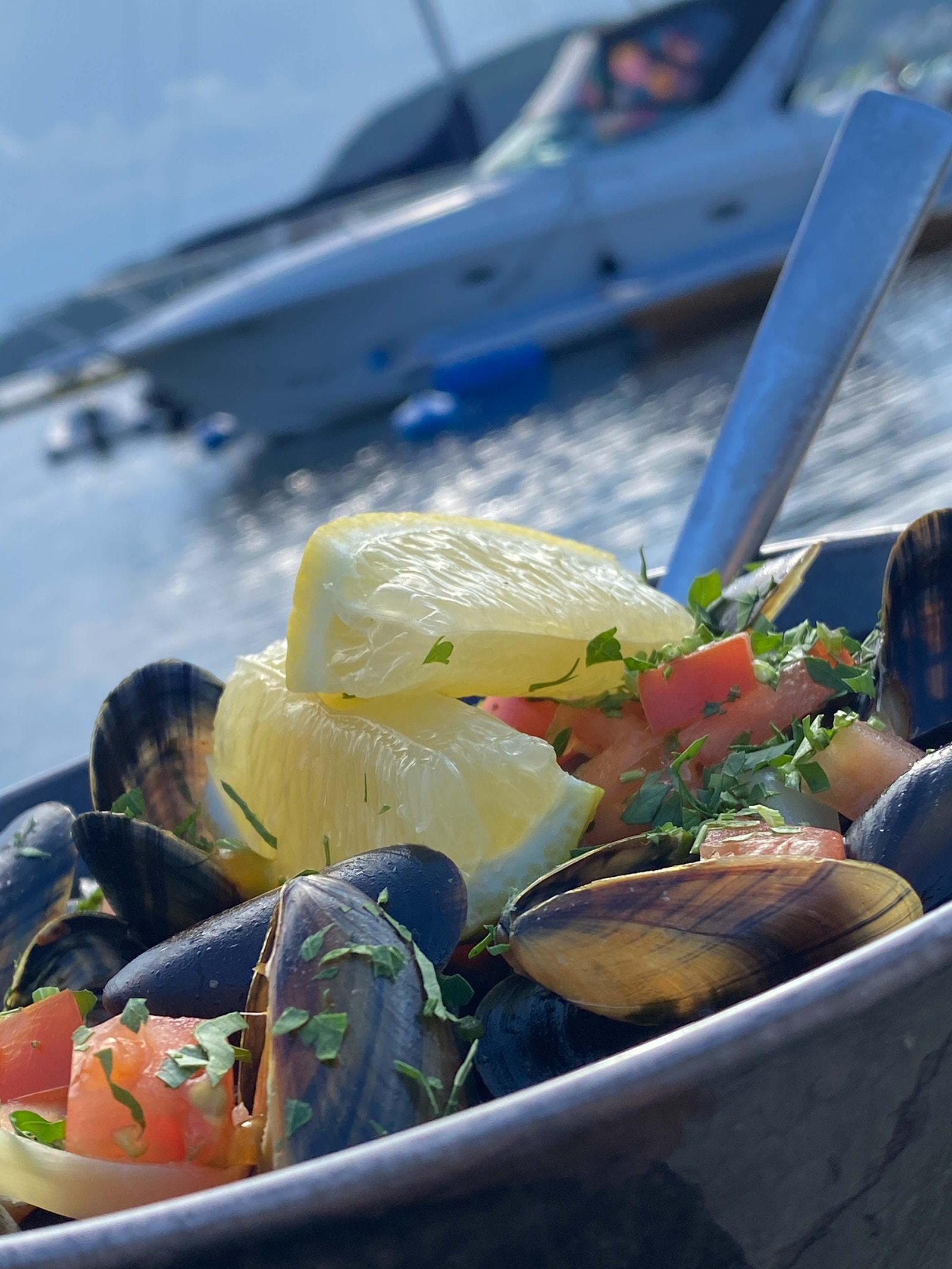 Servering inne og ute. Galleribilde