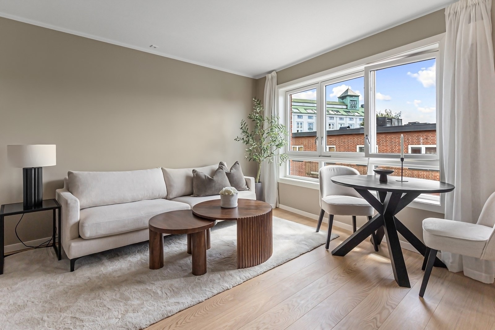 Store vindusflater Galleribilde