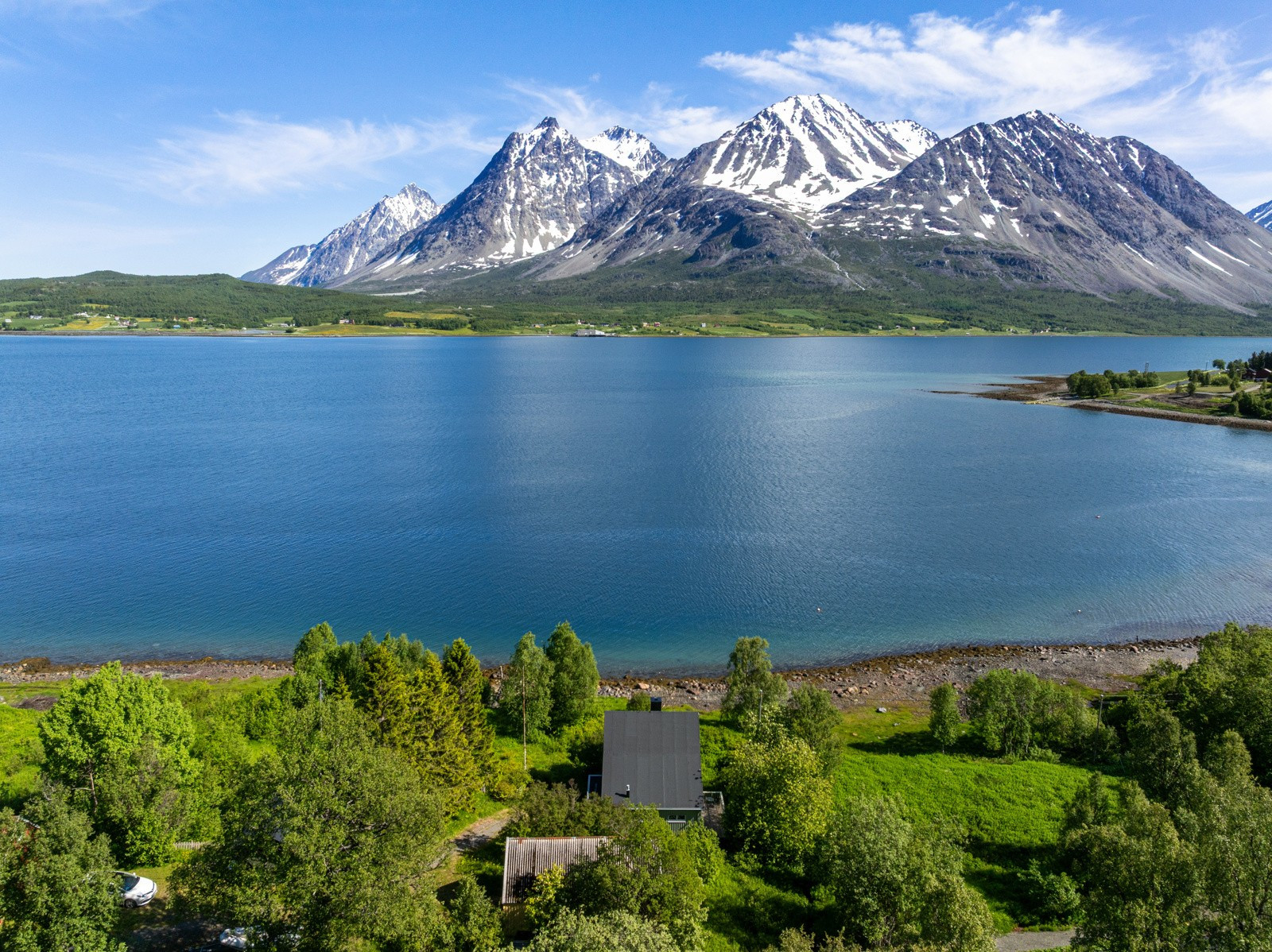 Fantastiske turmuligheter sommer som vinter, samt fiskemuligheter.