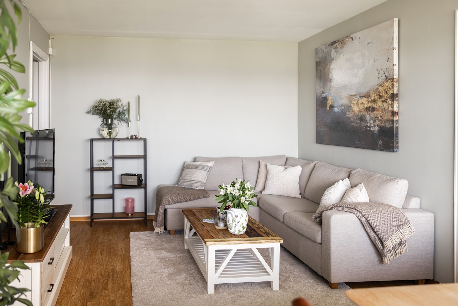 Fyring, varmtvann og bredbånd er inkludert i felleskostnadene. Galleribilde