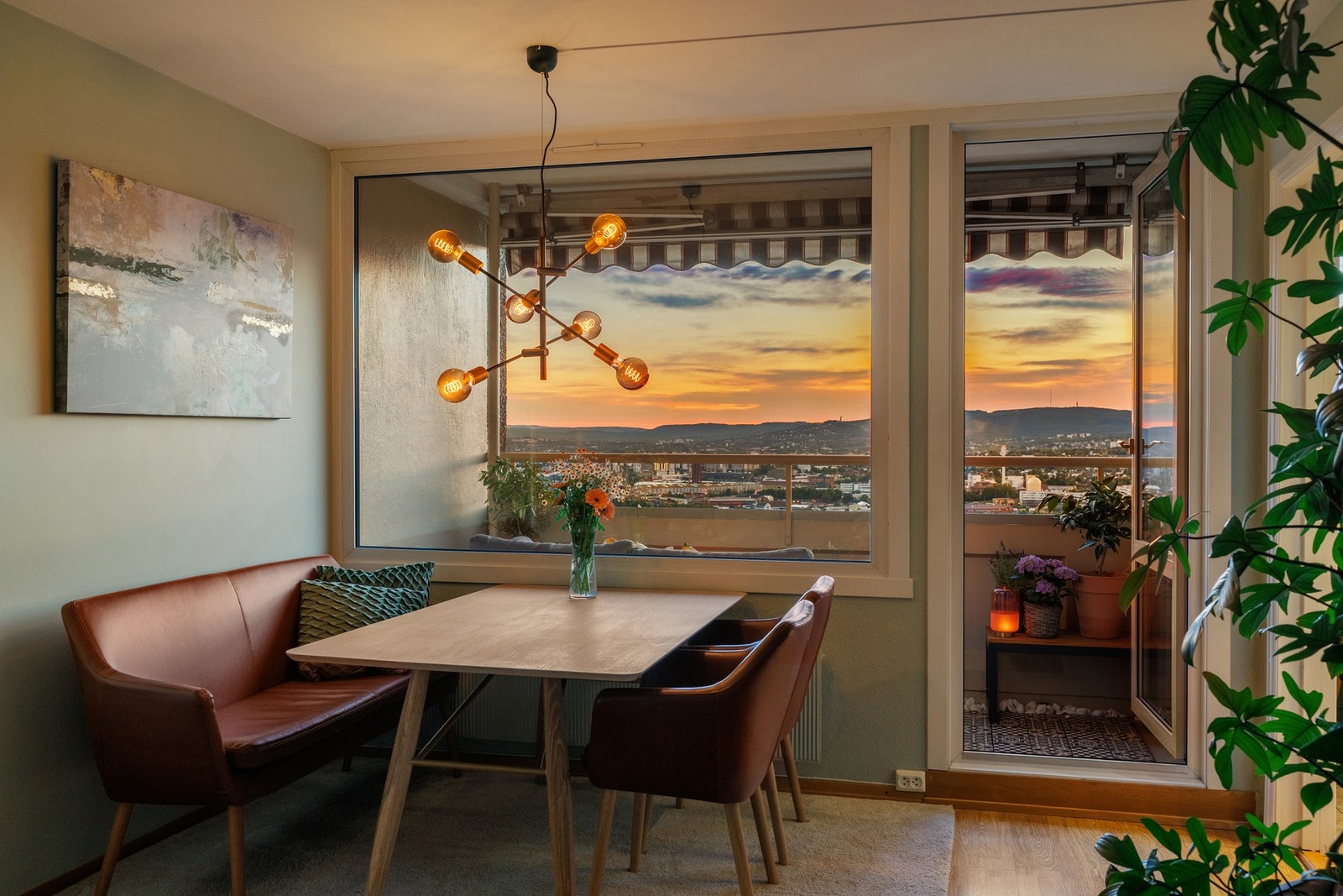 Velkommen til Haugerudveien 86! Presentert av Kjersti N. Bråthen v/ EIE eiendomsmegling. Galleribilde