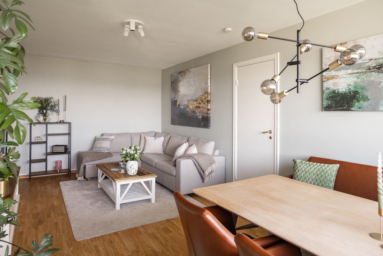 Stuen er enkel å dele opp i ulike soner. Galleribilde