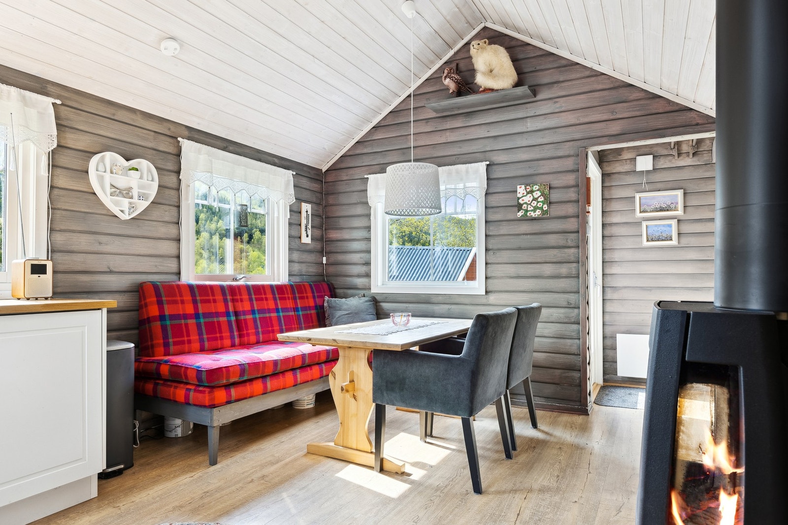 God spiseplass på kjøkkenet Galleribilde