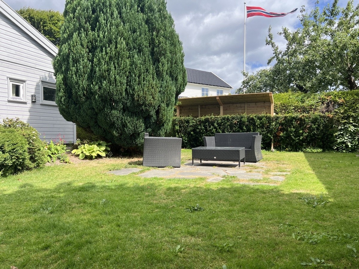 Felles hage for sameiet. Galleribilde