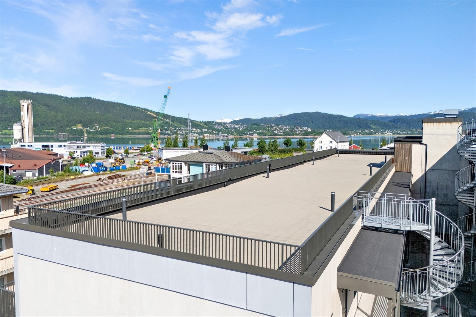 Felles takterrasse med formidable utsynsforhold. Galleribilde